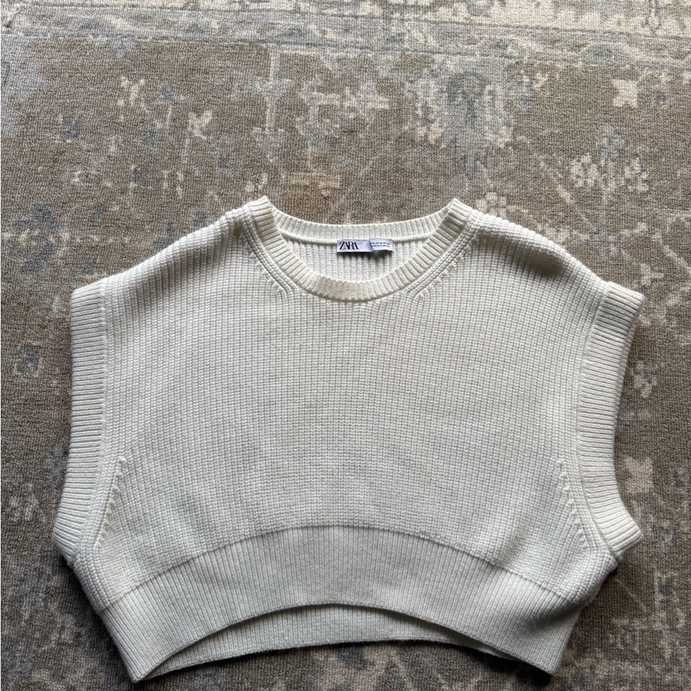 Zara Off-White Knit Sleeveless Top